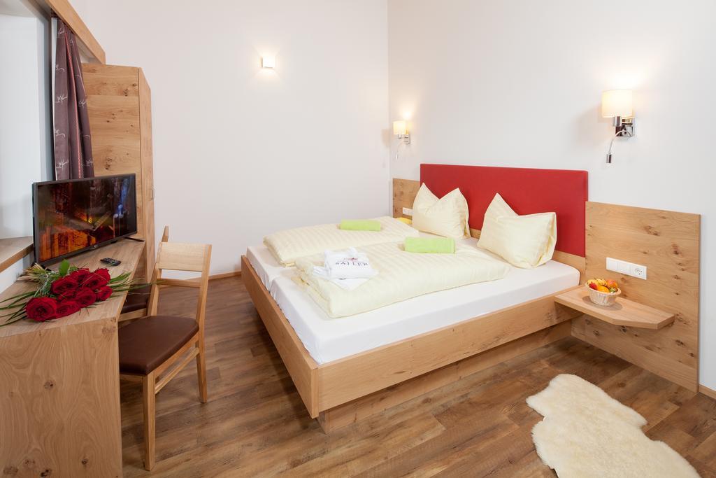 Berggasthof Hochzeigerhaus Jerzens Kamer foto